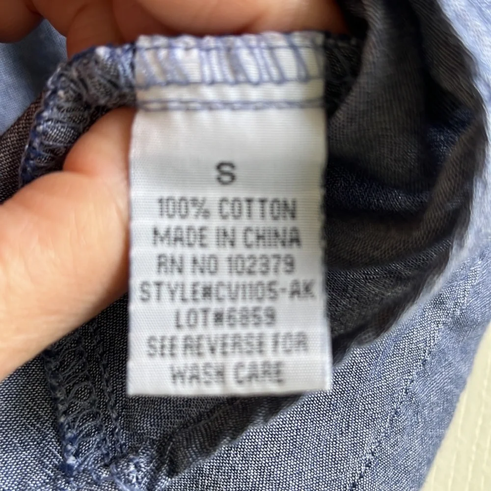 Button up shirt - Picture 3 of 8